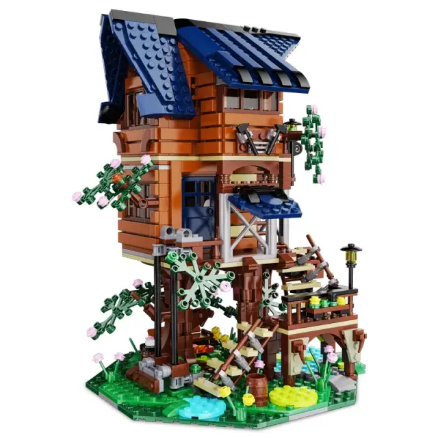 CaDA® Seasons Tree House