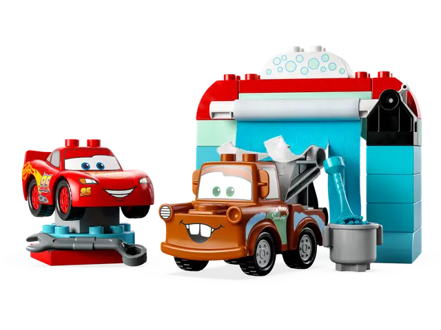 Lego® Lightning McQueen und Mater in der Waschanlage