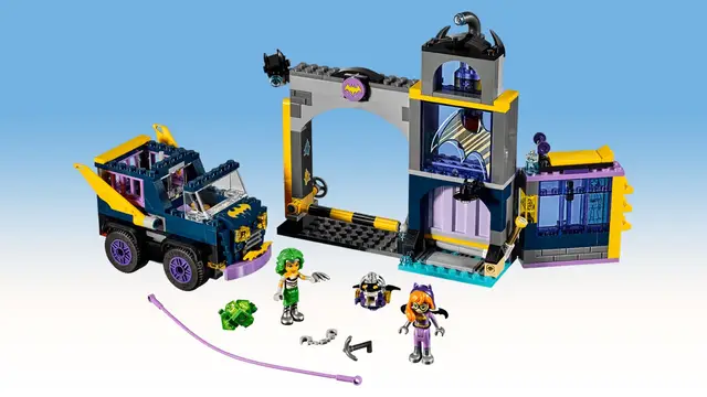Lego® Batgirl™ Secret Bunker