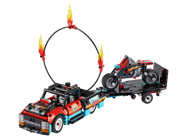 Lego® Stunt-Show mit Truck und Motorrad